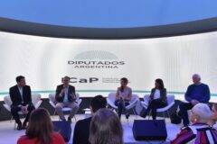 En la Feria del Libro, junto a organismos de apoyo a la labor legislativa